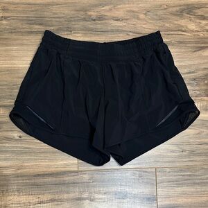 Lululemon Hotty Hot 4” Black Lined Shorts Women’s 10